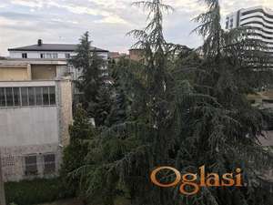 Izdajem stan u centru grada